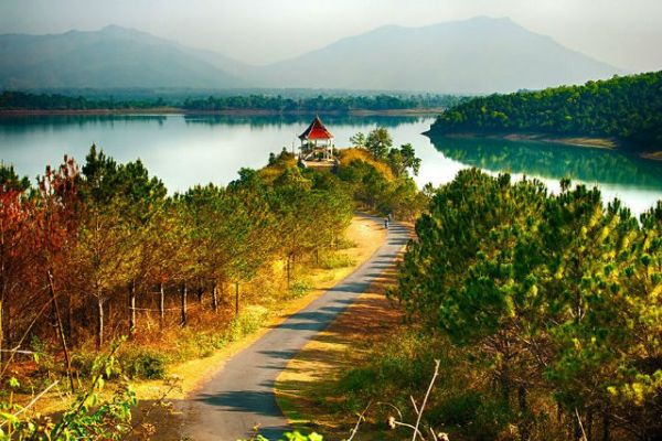 Đặt vé đoàn Vietjet đi Pleiku