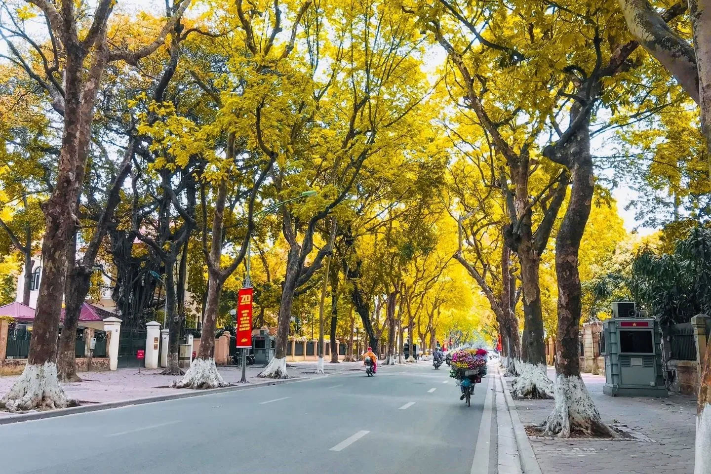 Mùa thu Hà Nội se lạnh thích hợp cho hành trình tham quan của du khách