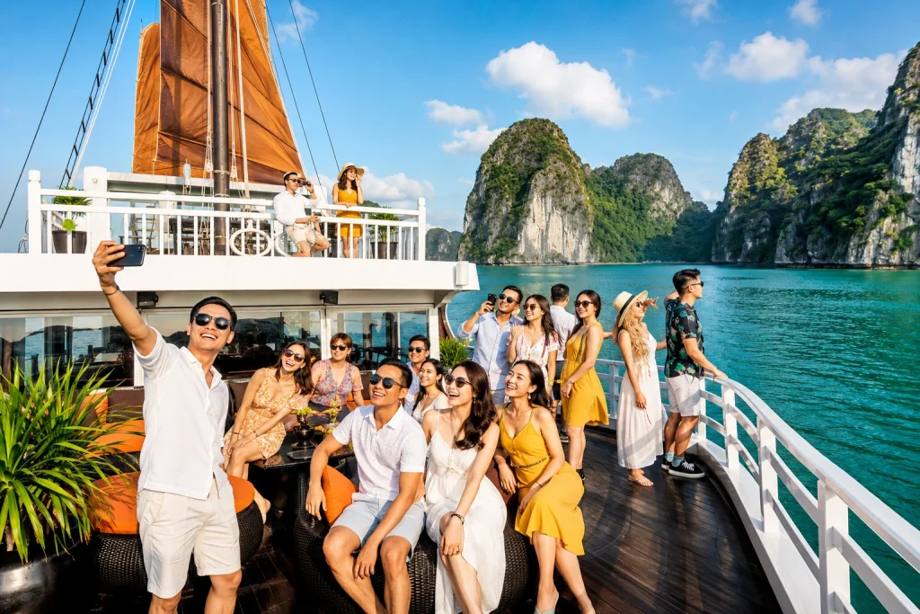 Hình Ảnh Hạ Long Đẹp Nhất Khiến Du Khách Mê Mẩn 